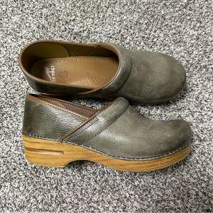 Dansko Professional Shoes Clogs Size 41 Stone Leather Tan Sole Mule Comfort